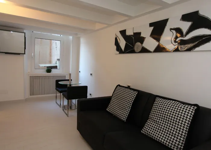 Lhp Piazza Del Popolo Apartmán Řím